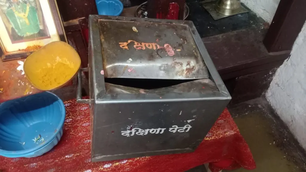 Donation box of Krishnamai Temple in Karad broken