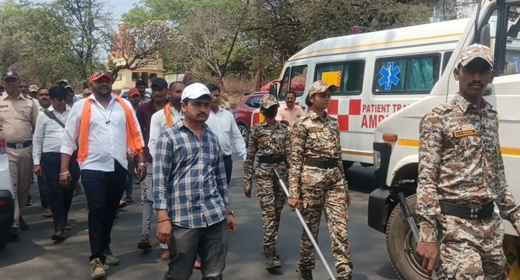 Remove Aurangzeb's tomb