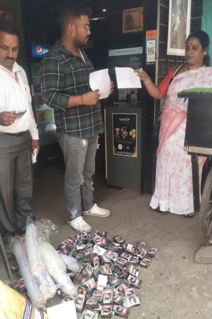 Action taken against three paan stalls in Hindwadi