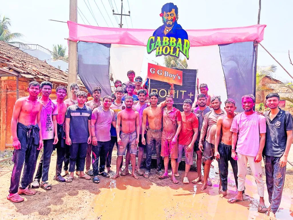 तालुक्यात रंगपंचमी अमाप उत्साहात Rangpanchami is celebrated with immense enthusiasm in the taluka.