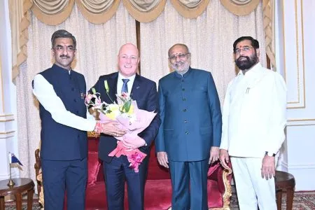 न्यूझीलंडच्या पंतप्रधानांना सातारा पर्यटन महोत्सवाचे निमंत्रण New Zealand Prime Minister invited to Satara Tourism Festival