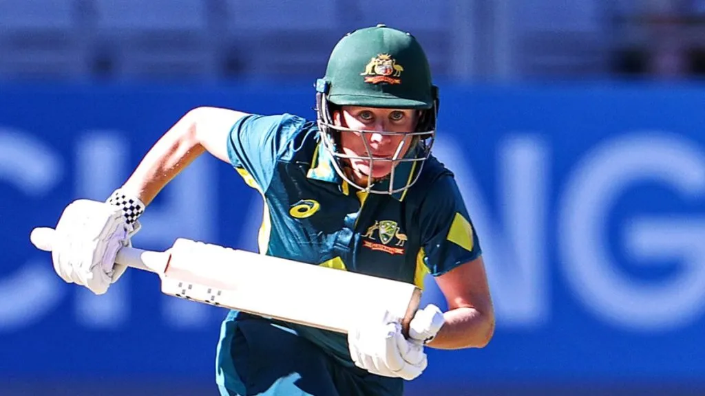 Australian women's team makes winning start