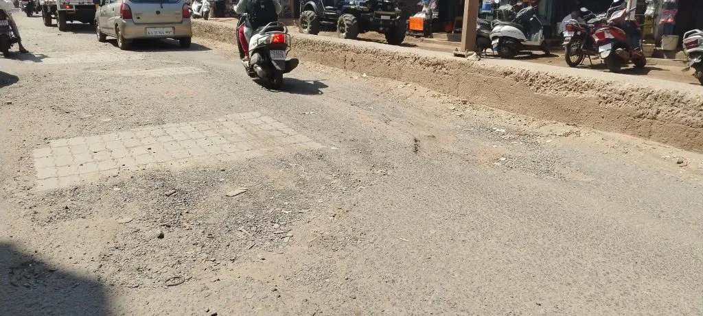 Vehicular traffic on the roads in the area due to railway gate closure