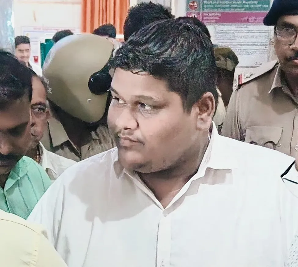 ...says Shubham Shelke a rowdy shitter