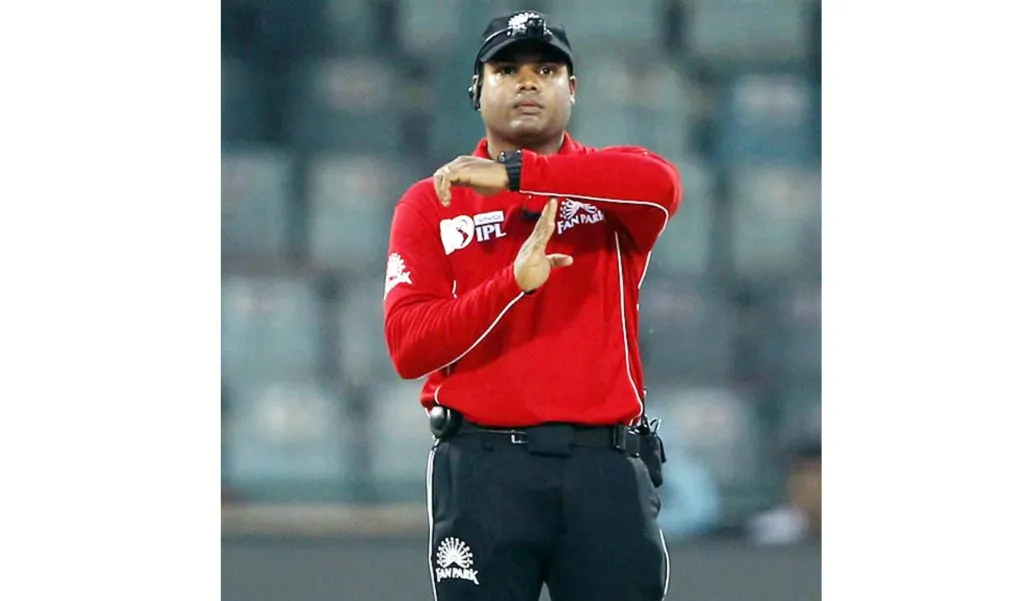 नितीन मेनन पंचांच्या ‘एलिट पॅनल’मध्ये कायम