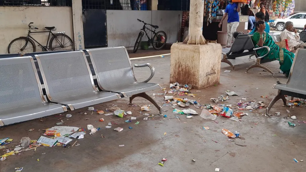 Cantonment bus stand a repository of inconveniences