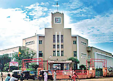 मुख्याधिकाऱ्यावर लाचप्रकरणी गुन्हा Case filed against chief officer in bribery matter