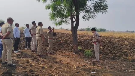 पत्नीची हत्या करून पतीची आत्महत्या Husband commits suicide by killing wife