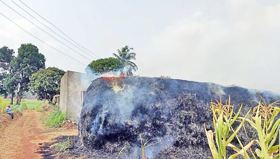 Fire breaks out in Gavatganj due to short circuit in Uchgaon