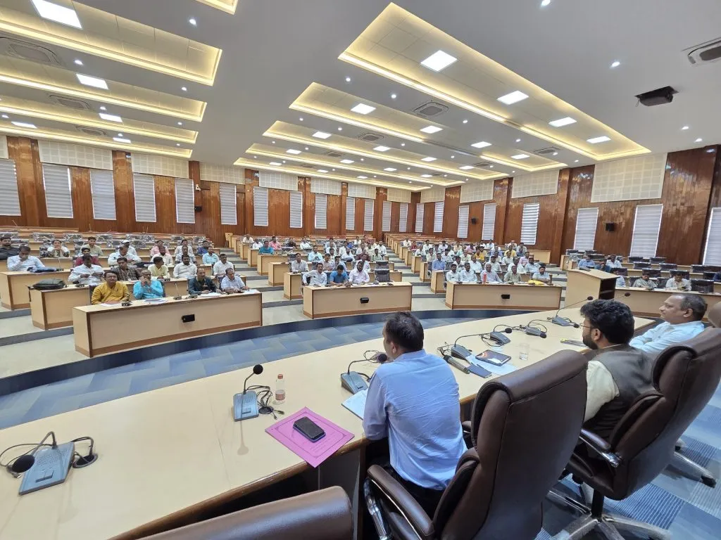 ‘पंचायतराज’तर्फे ग्रा. पं. कर्मचाऱ्यांची बैठक Gram Panchayat Raj holds meeting of employees