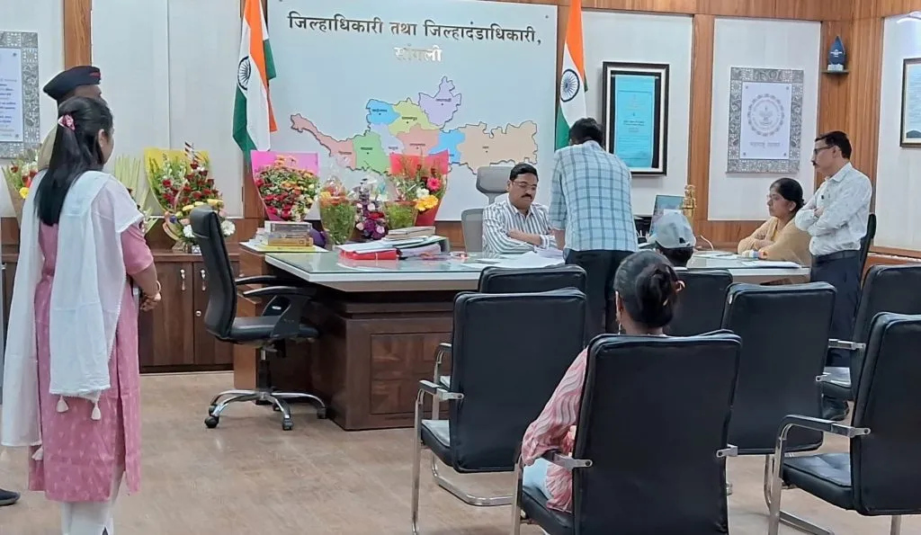 जिल्हाधिकारी, प्रांत, तहसील कार्यालयात आता थेट प्रवेश ! Direct entry now at District Collector, Sub-Division, and Tehsil offices