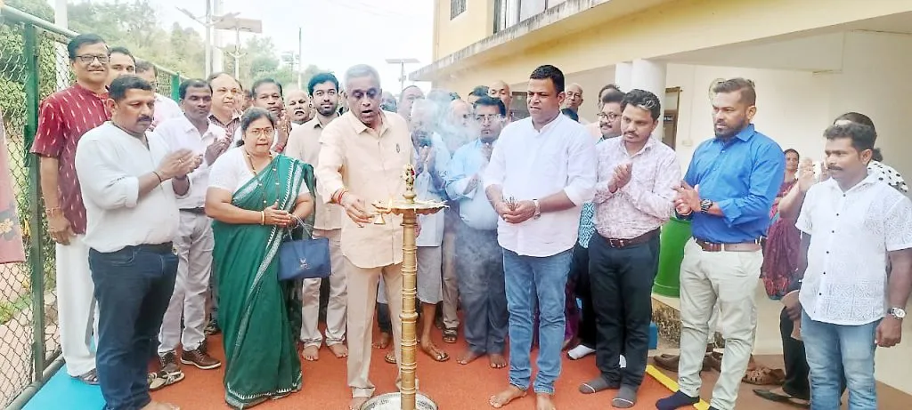 It's heartwarming to see citizens jogging.