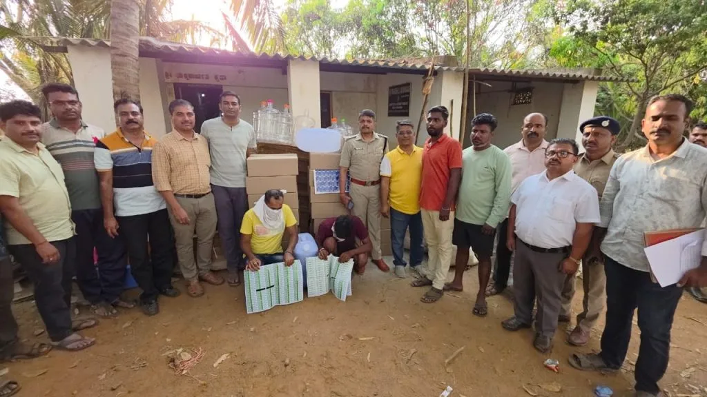 Farmhouse in Hubli a fake liquor den