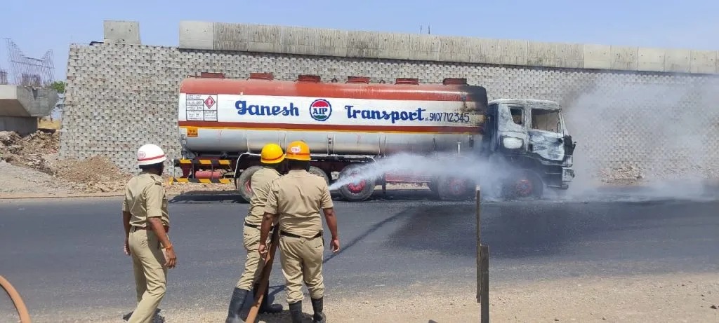 Fire breaks out in a tanker carrying spirits at Tavandi Ghat