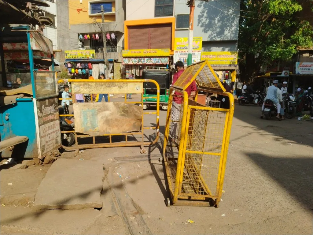 शहराचा मध्यवर्ती भाग 12 तास अंधारात The central part of the city was in darkness for 12 hours.