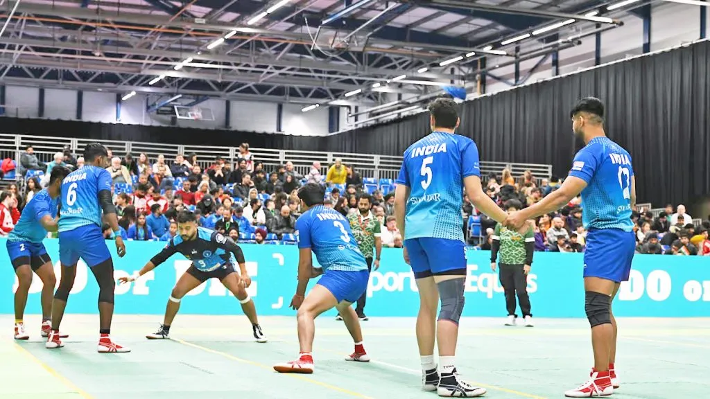 भारतीय पुरुष कबड्डी संघाची विजयी सलामी Indian men's kabaddi team opens with victory