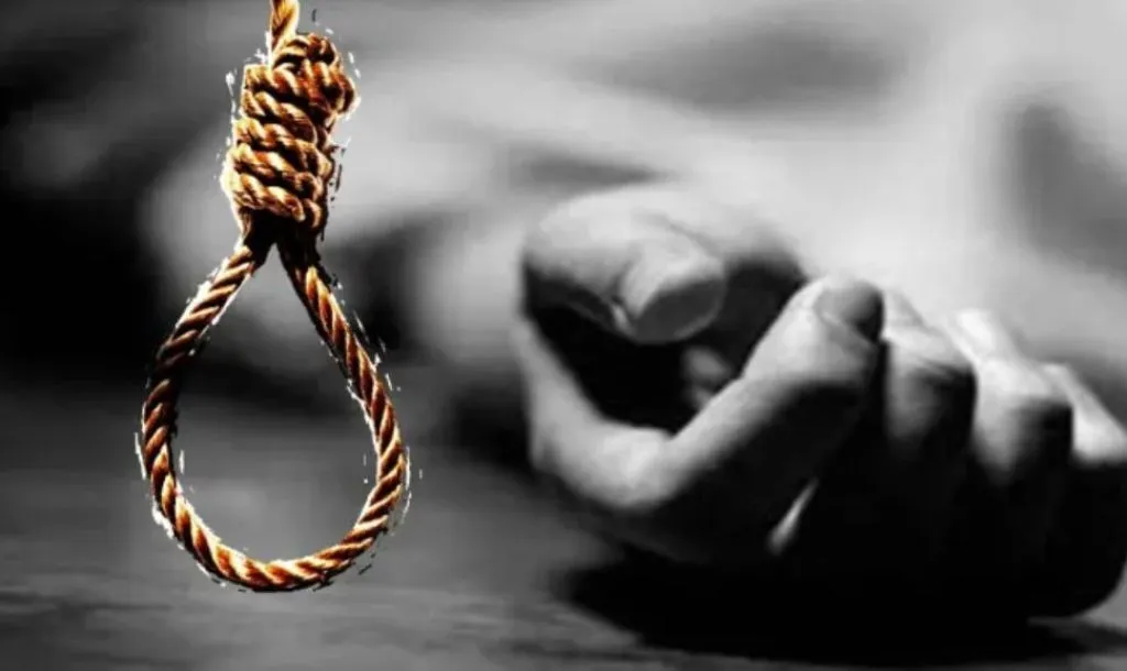चिपळुणात बारावीतील विद्यार्थिनीची आत्महत्या 12th-grade girl student commits suicide in Chiplun
