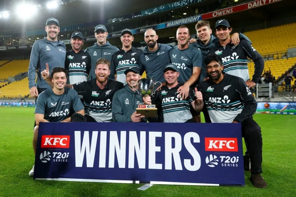 न्यूझीलंडने अवघ्या 60 चेंडूत जिंकला सामना New Zealand won the match in just 60 balls.