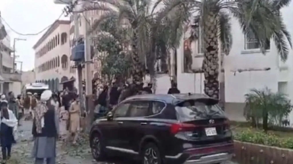 पाकिस्तानात रमजानपूर्वी मशिदीत बॉम्बस्फोट, 5 ठार