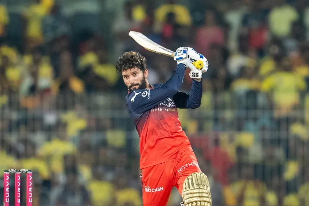 बेंगळूरचा चेन्नईत 17 वर्षांनंतर पहिला विजय Bangalore's first win in Chennai after 17 years