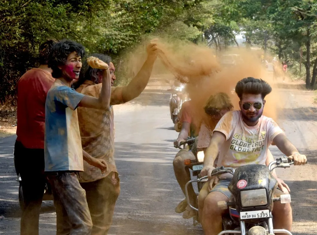 One Injured Due to Acid-Mixed Color