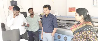 एल के ग्राफिक डिजिटल प्रिंटिंगवर महापालिकेची दंडात्मक कारवाई Municipal Corporation Takes Penal Action Against LK Graphic Digital Printing