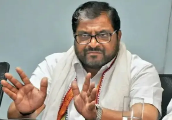 बँकांच्या हलगर्जीपणामुळे शेतकरी व्याज सवलतीपासून वंचित Farmers deprived of interest subsidy due to banks' negligence