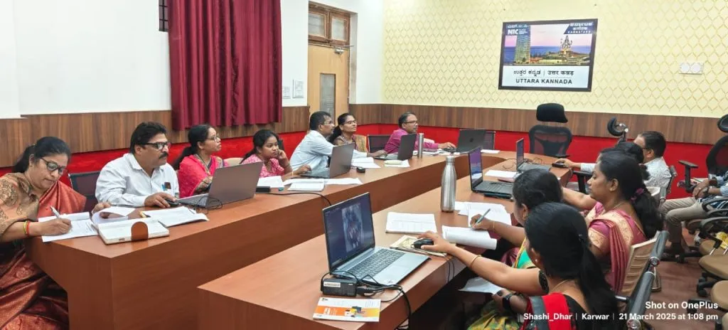 कारवार जिल्ह्यात दहावीच्या पहिल्या पेपरला 220 विद्यार्थी गैरहजर 220 students absent from first paper of class 10th in Karwar district