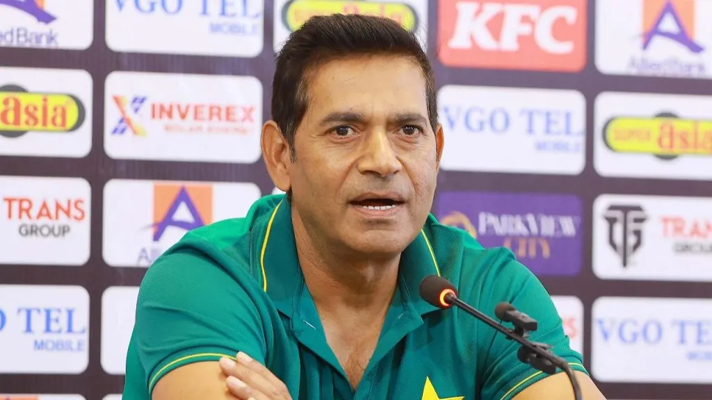 Pakistan team's backwardness due to uncertain policy: Aqib