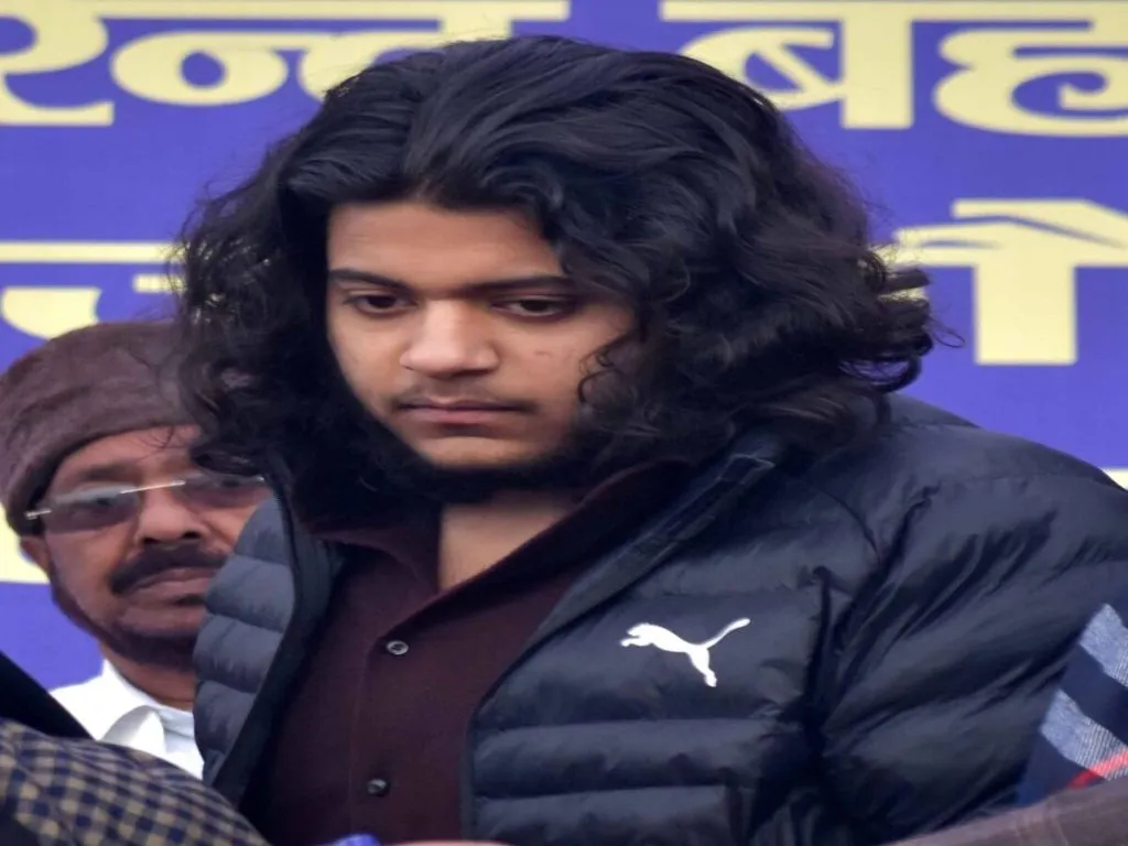 भिकारी बनून लुटणारा असद चकमकीत ठार Asad, who pretended to be a beggar and robbed, was killed.