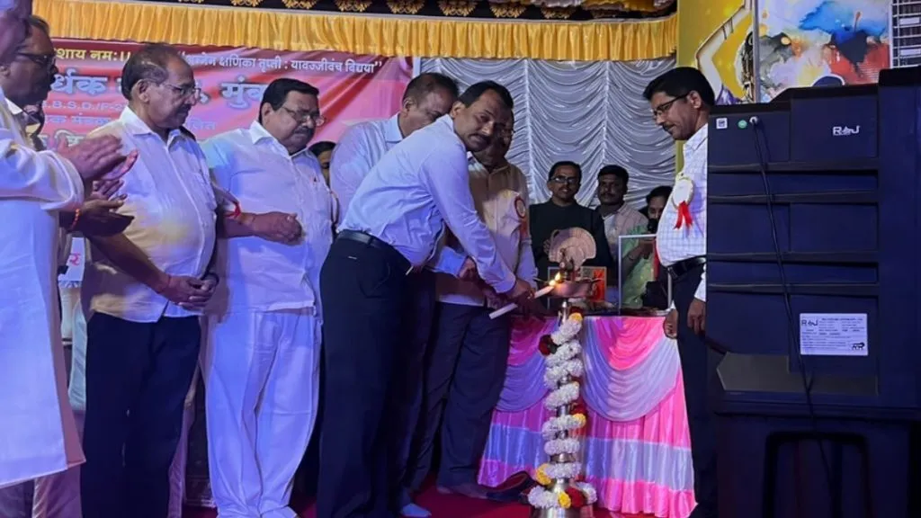 पिकुळे विद्यालयाचे गावाबरोबर जगात नावलौकिक करा