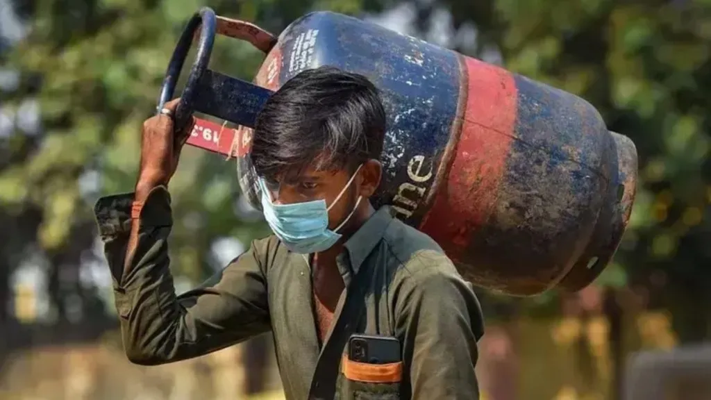 Commercial cylinder price hiked by Rs 6