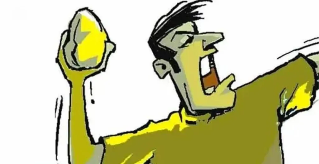 Stone Pelting on Grocery Shop Over Love Marriage Dispute