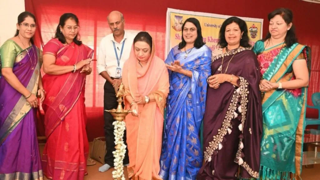 महिलांनी आंतरिक शक्तीला सकारात्मक विचारांनी सजवावे