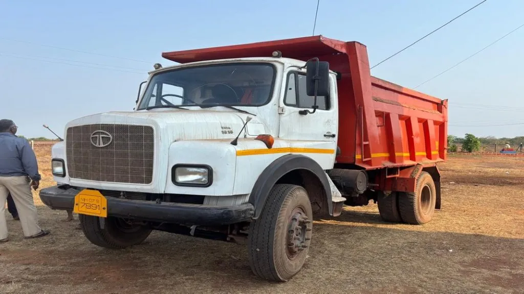 डंपरखाली सापडून शाळकरी विद्यार्थिनी जागीच ठार