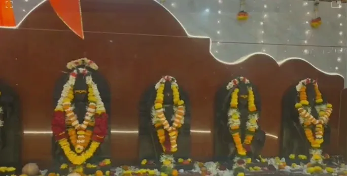 अडूर येथील ग्रामदेवता सुंकाईदेवी नवीन मूर्ती प्राणप्रतिष्ठापना सोहळा संपन्न A new idol of the village deity Sunkai Devi at Adoor is inaugurated