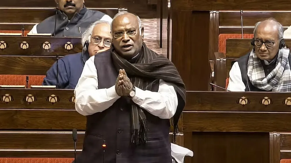 Kharge's tongue slipped, then apologized