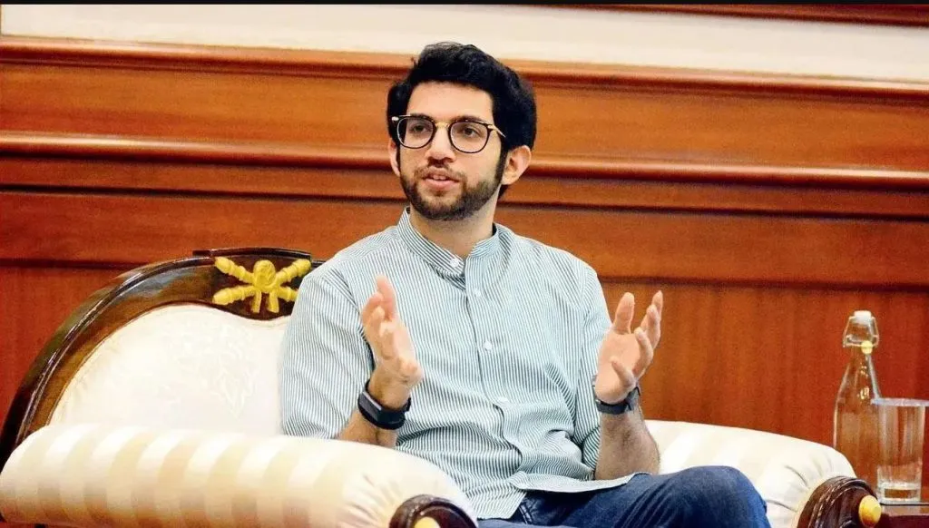 राजकारणाचे डेली सोप पुन्हा आदित्य ट्रॅकवर! Political daily soap is back on the Aditya track!