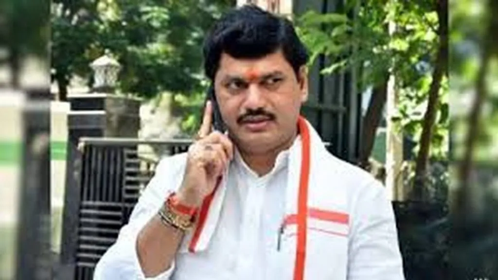 मंत्री धनंजय मुंडे यांचा अखेर राजीनामा ; संतोष देशमुख हत्या प्रकरण भोवले