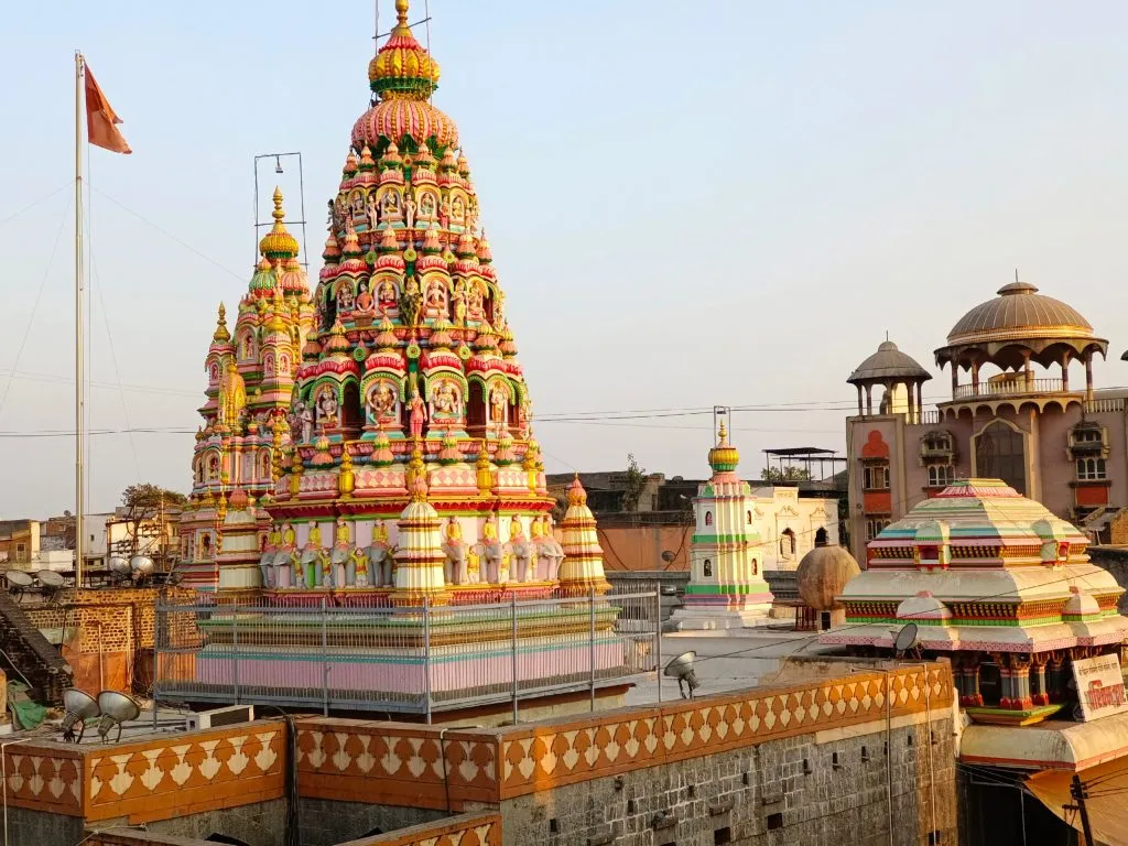 Street Vendors Crowd Vitthal Temple Entrance
