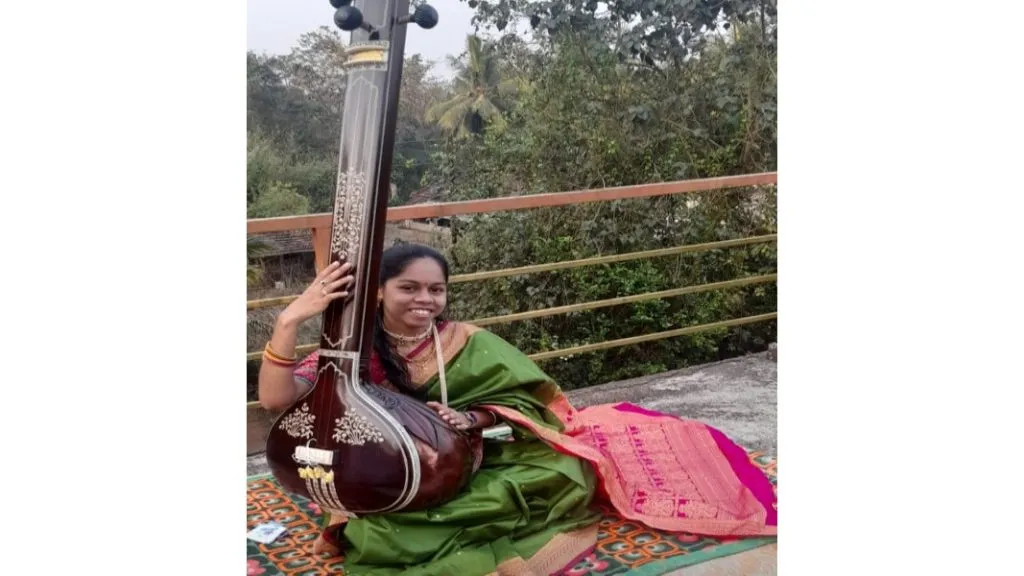 पिंगुळीची वैष्णवी धुरी बनली संगीत अलंकार