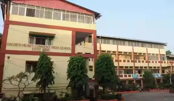 इंग्रजी माध्यमात गुंजली ‘मराठी’ची महती! Ganpatipule Saras Exhibition Attracts Foreign Tourists