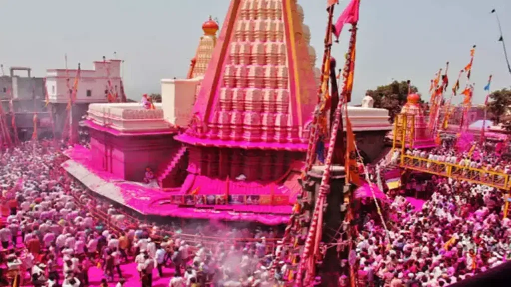 चैत्रयात्रेनिमित्त जोतिबा डोंगरावर सासनकाठी धारकांची बैठक Meeting of SasanKathi Holders at Jyotiba Dongar for Chaitra Yatra
