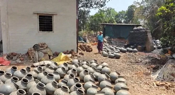 Kolhapur Village Famous for Clay Pot Making