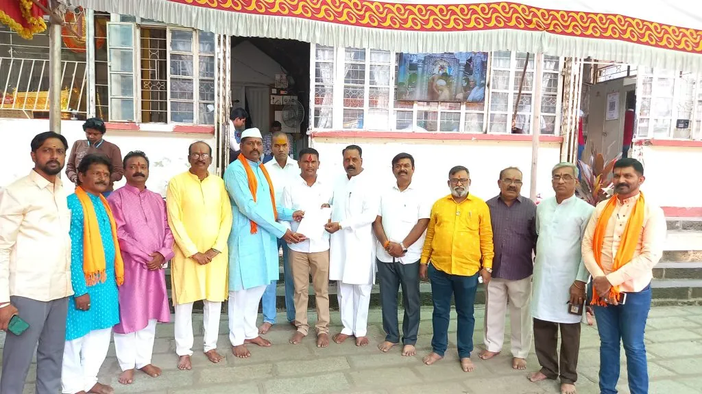 अंबाबाई मंदिरात भाविकांसाठी वस्त्रसंहिता लागू करावी Implement Dress Code for Devotees at Ambabai Temple