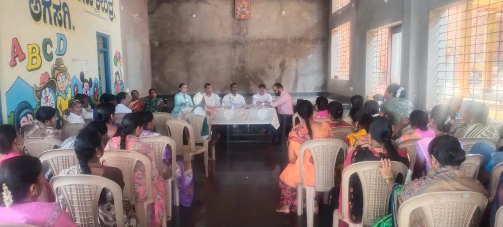 Officials question Rohyo laborers and inspect documents