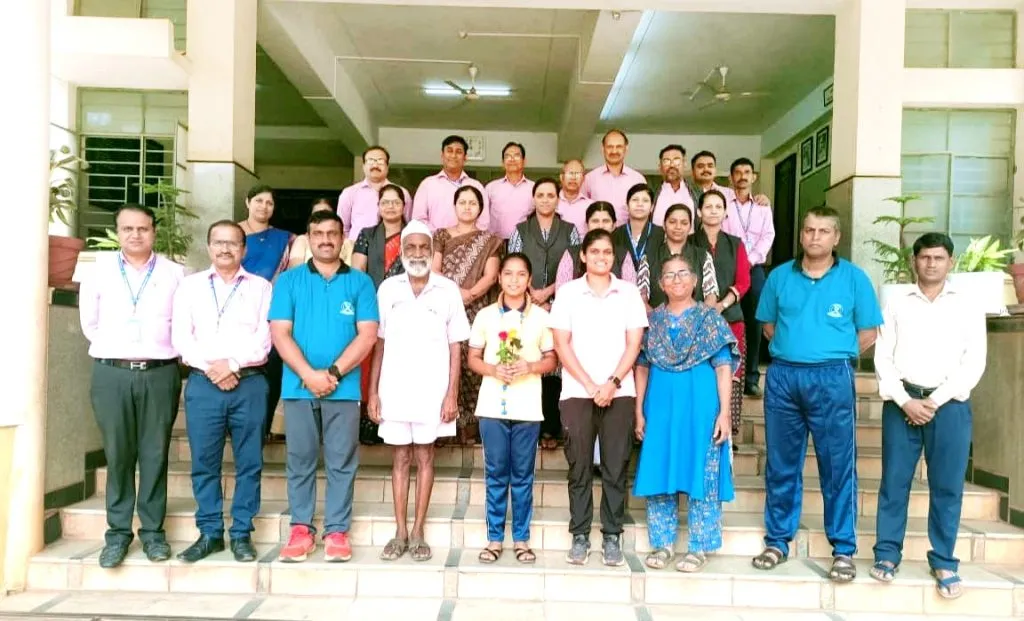 Marathi Vidyaniketan's weightlifter qualifies for national competition