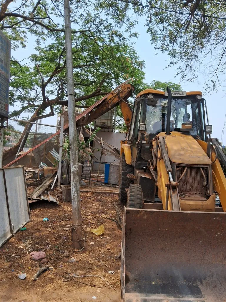 31 illegal shops razed to the ground in Nerul