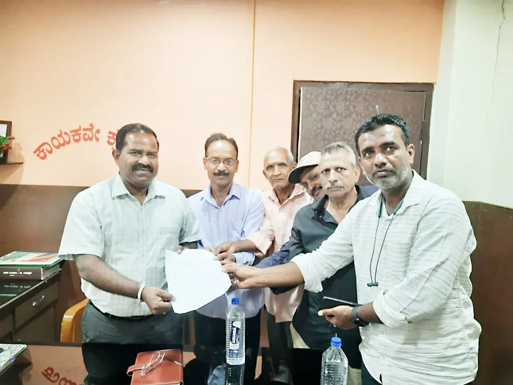 Complete the sewerage work in Nageshnagar immediately.