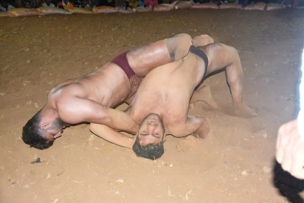 Kodachwad Wrestling Ground: Sohail Charimundya rides on Sikandar's horse